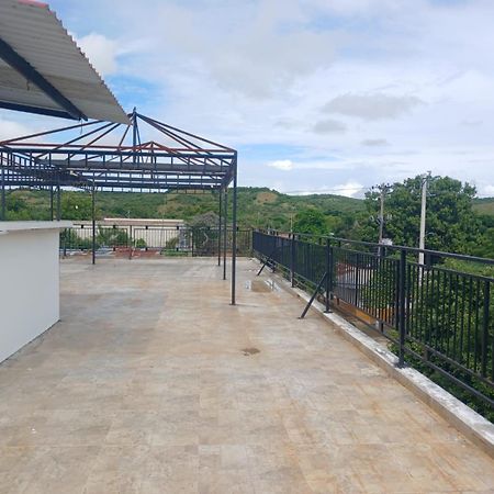 Hotel Victoria Queen Villavieja Bagian luar foto